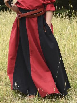 Girl's skirt for the Middle Ages red-black