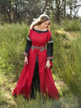 Noble medieval dress Bliaut red-black L