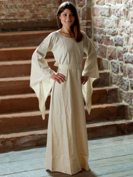 Medieval dress with linen