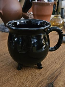 Mug witches cauldron black