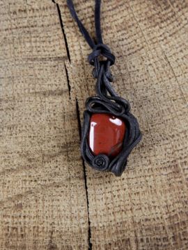 Pendant with jasper (red)