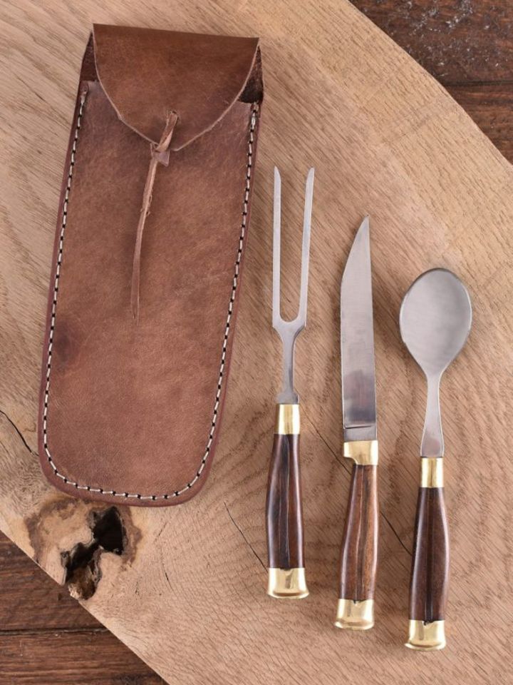 3-piece medieval cutlery set with wooden handle and leather case