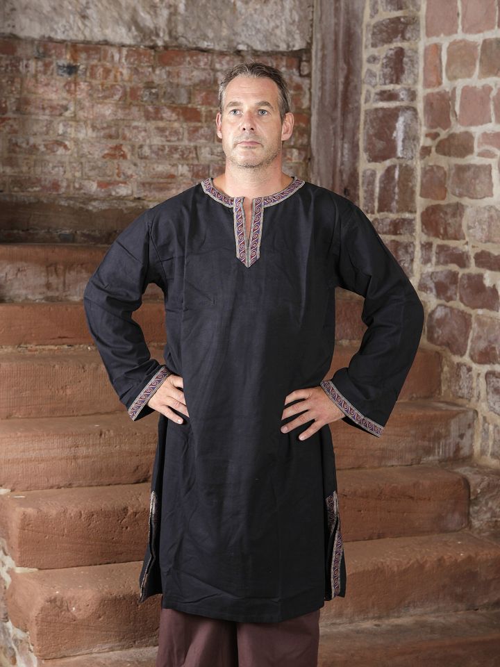 Tunic with black border