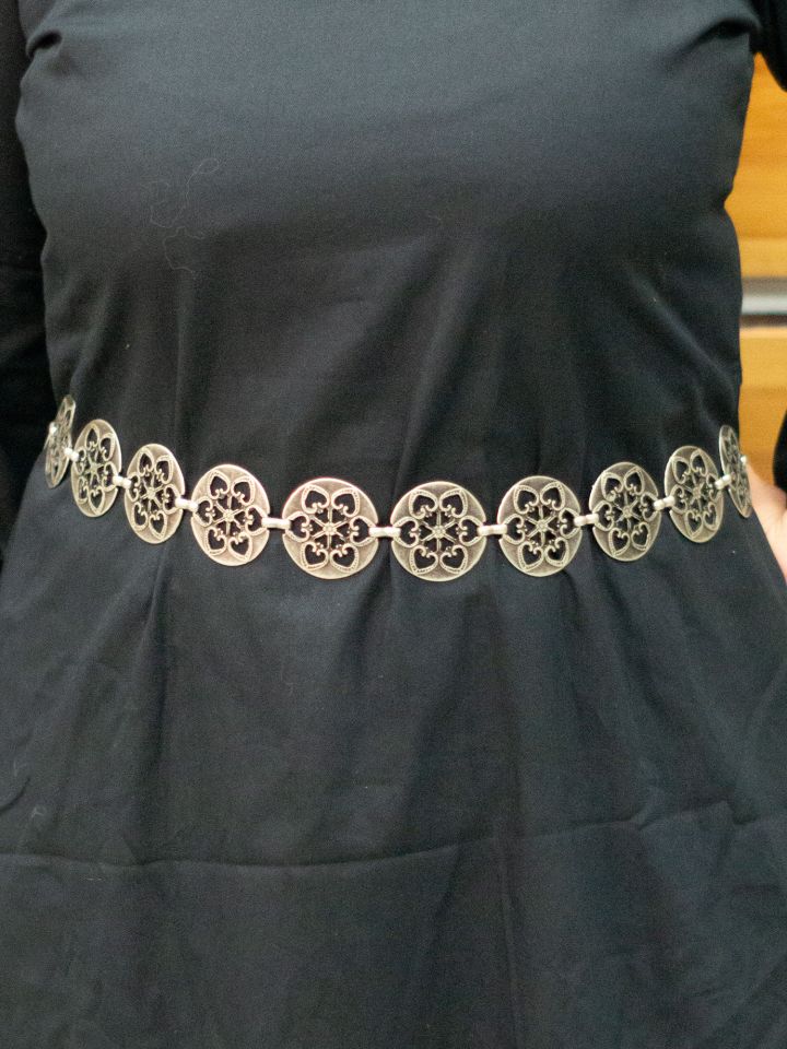 Chain belt with ornamental pattern in antique silver