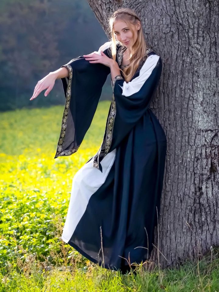 Elegant dress with black-nature border M