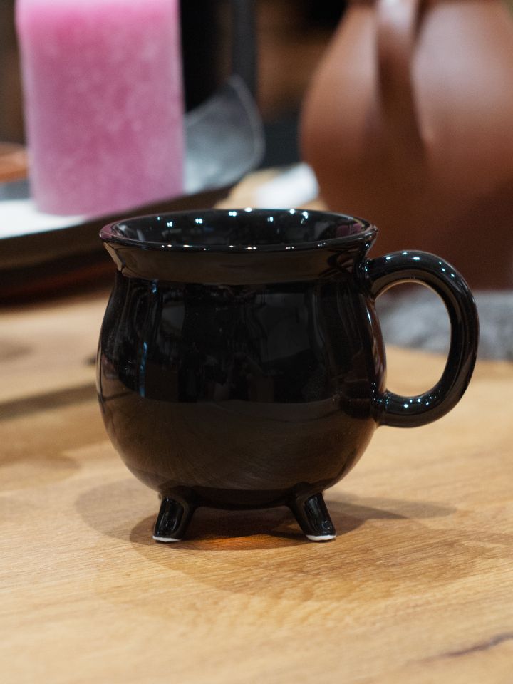 Mug witches cauldron black