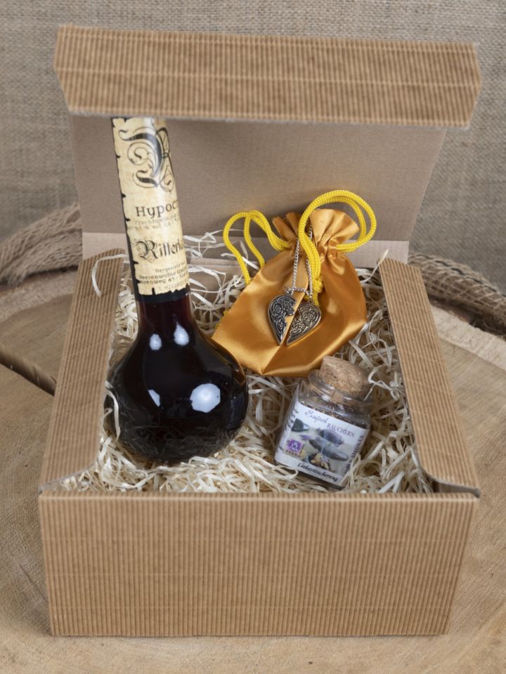 Love greetings" gift box with spiced wine