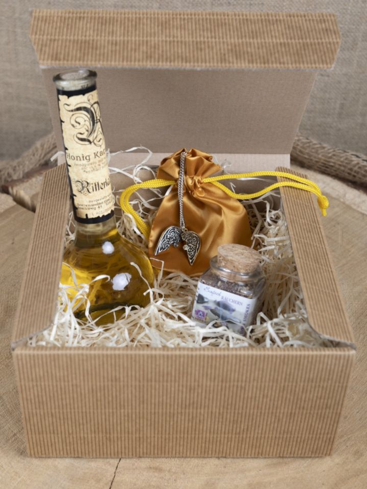Love greetings" gift box with honey-caramel wine