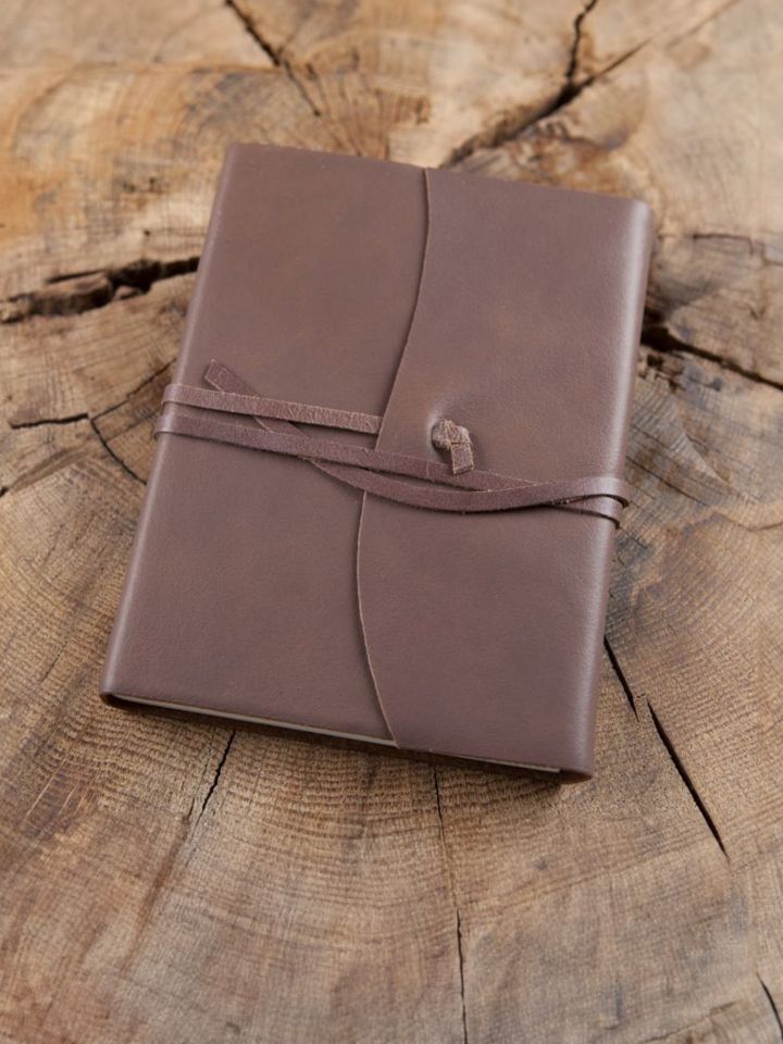 Diary in cover -brown-