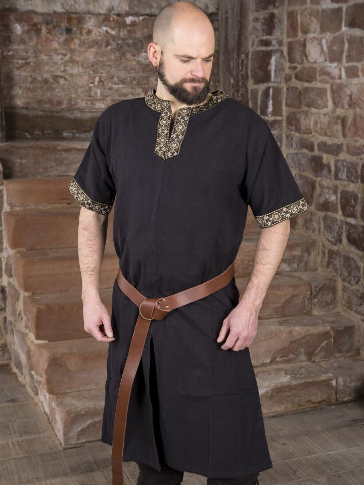Long tunic short-sleeved black