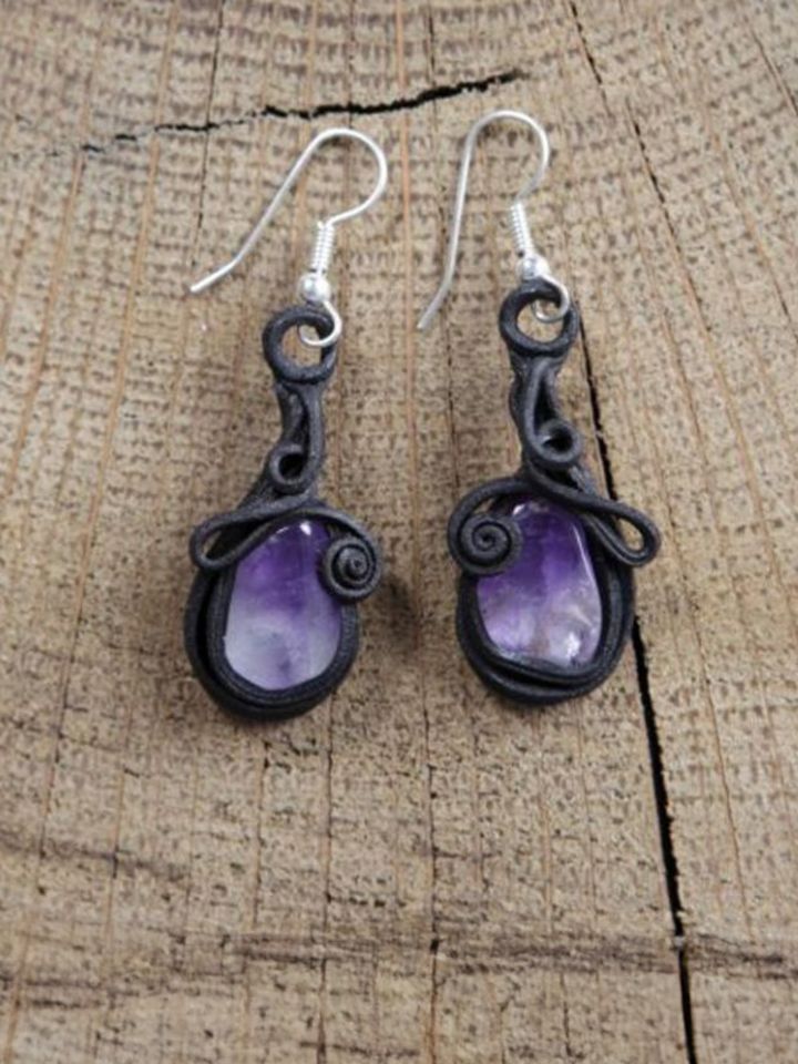 Earrings with amethyst