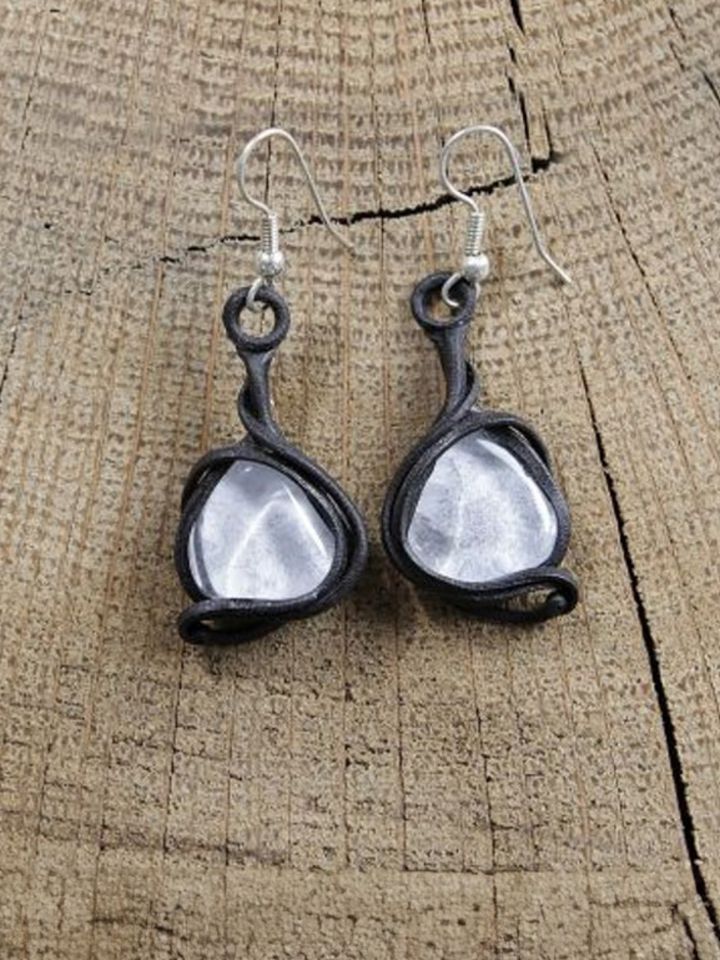 Earrings with rock crystal