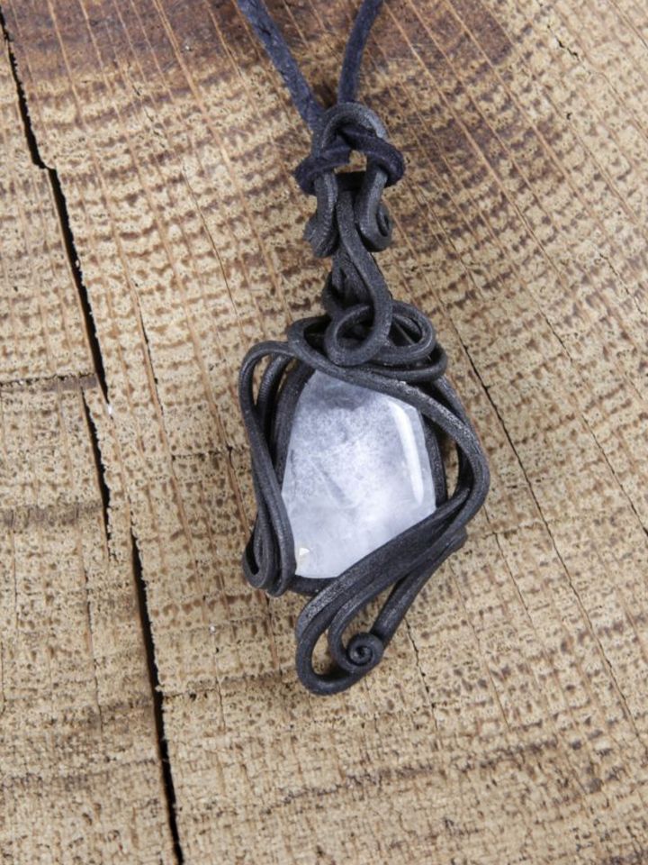 Pendant with rock crystal