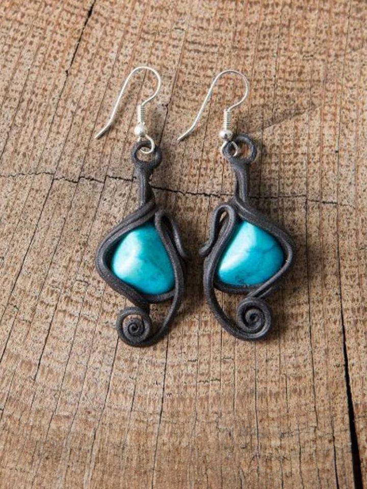 Earrings with turquoise