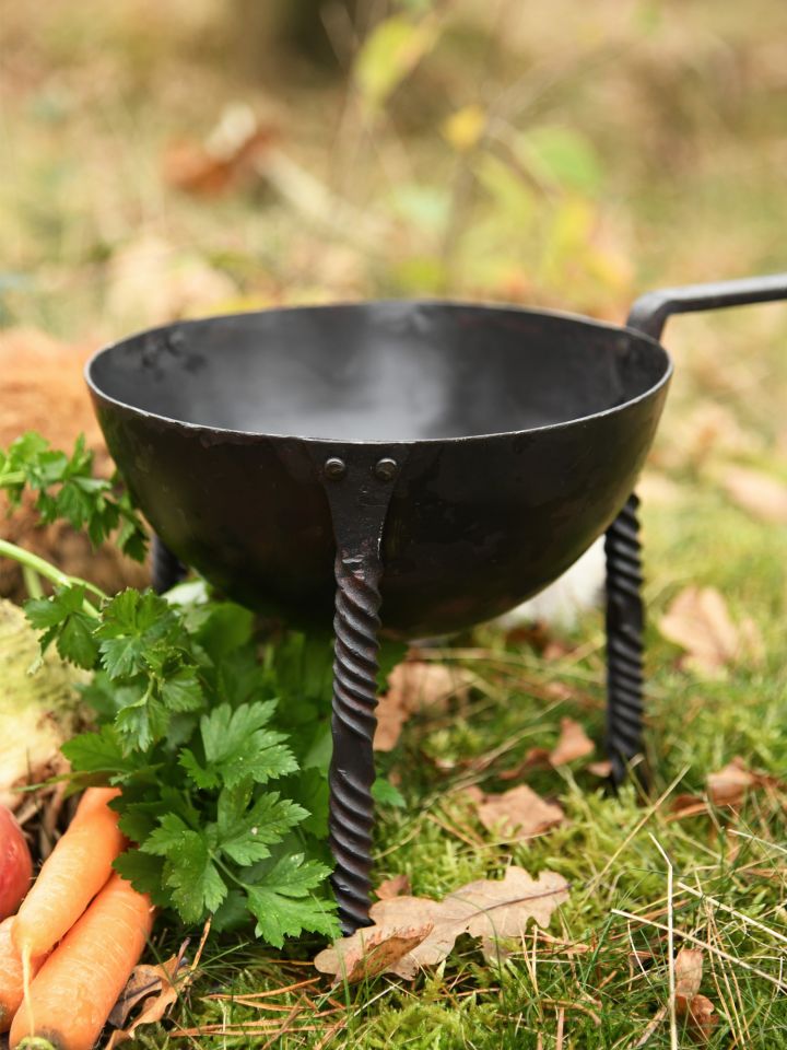 Tripod pan, hand-forged