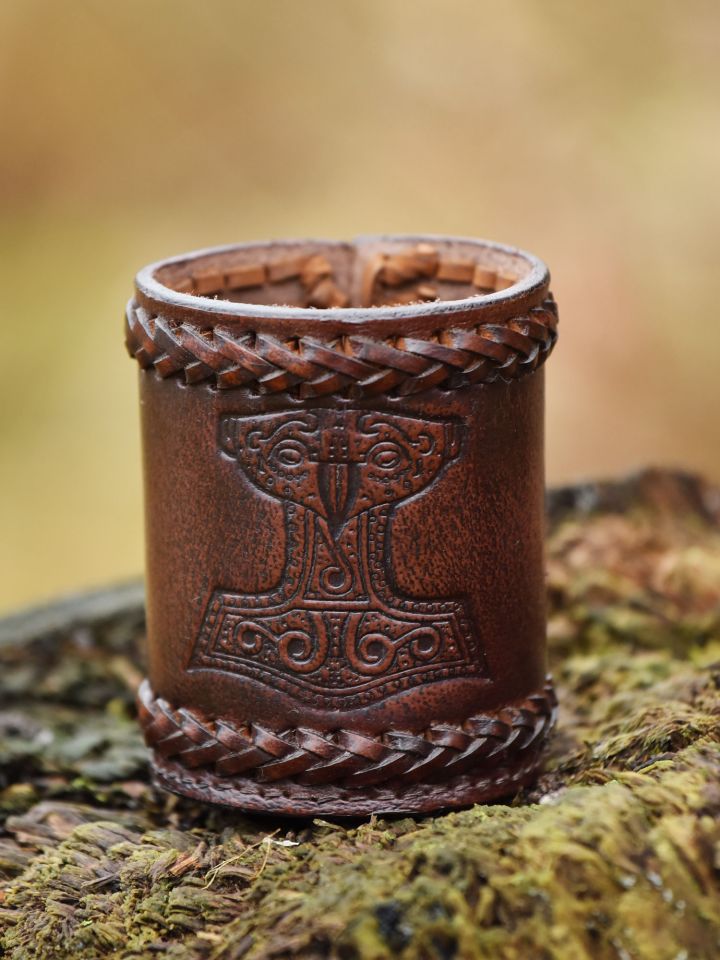 Dice cup with Thor's hammer