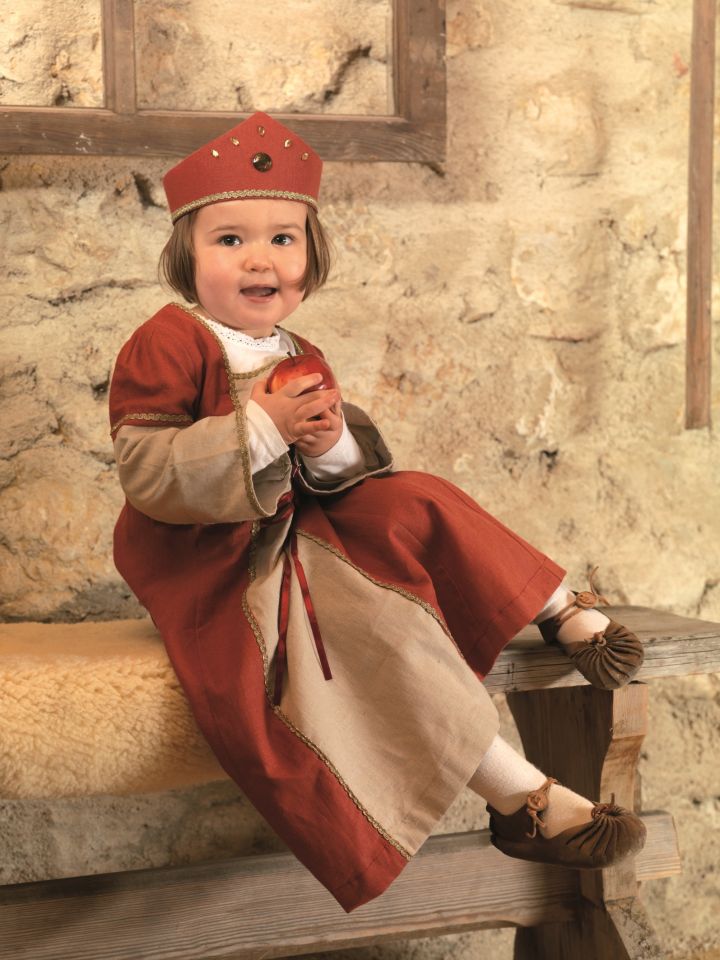 Dress damsel with crown