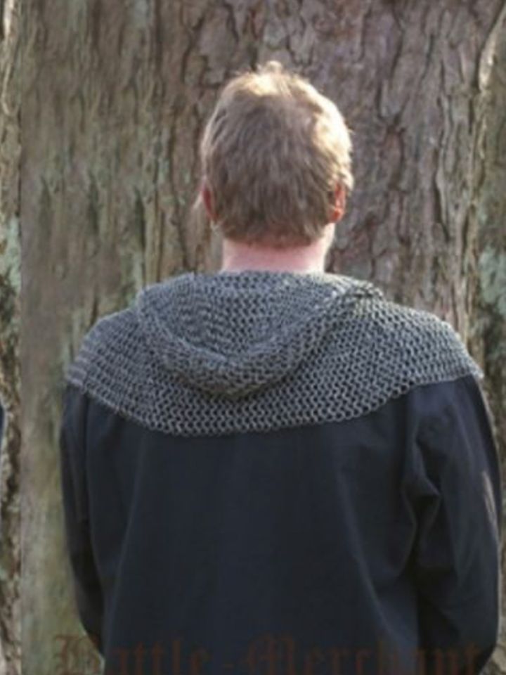 Chain hood made from flat rings 2