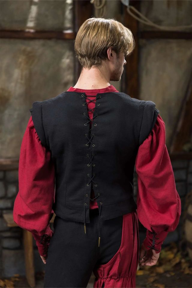 Warhammer Armoury Imperial Doublet Type A black 2
