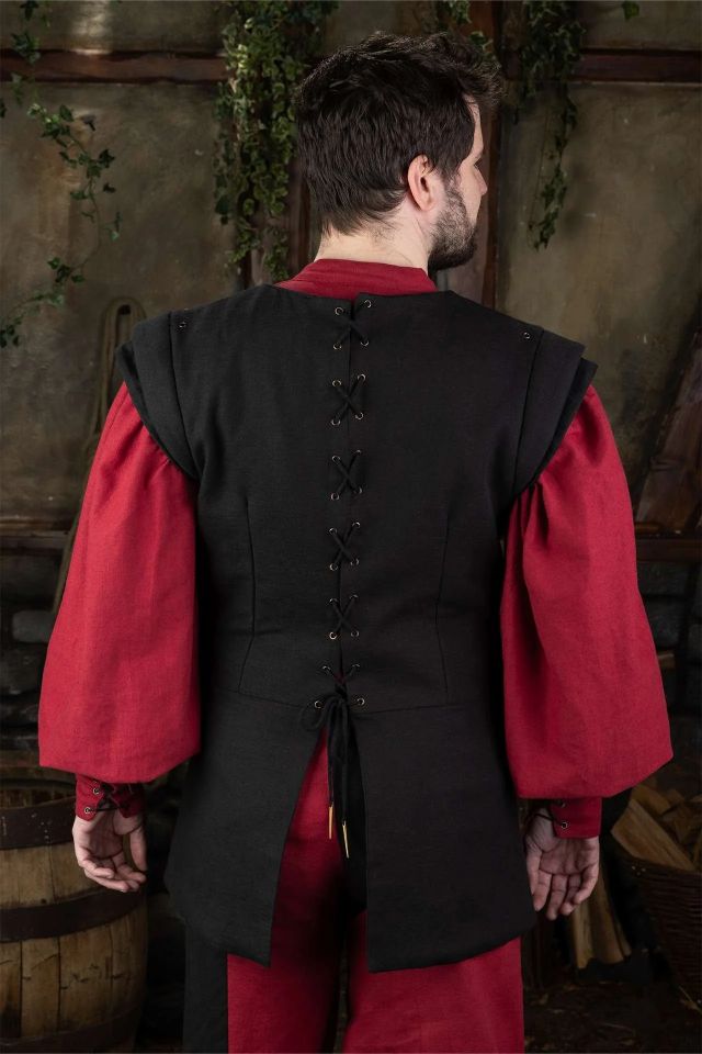 Warhammer Armoury Imperial Doublet Type B Black 2