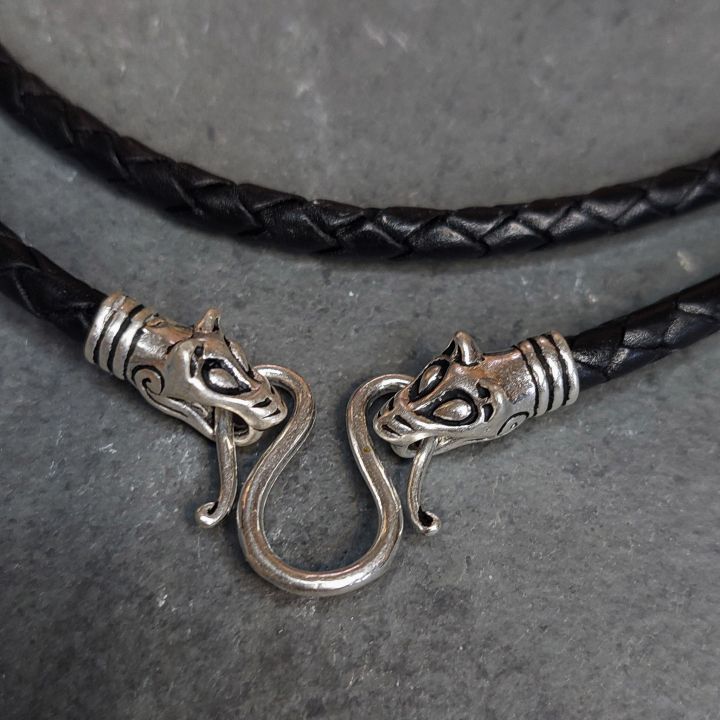 Viking leather necklace "Wolf's head" black 2