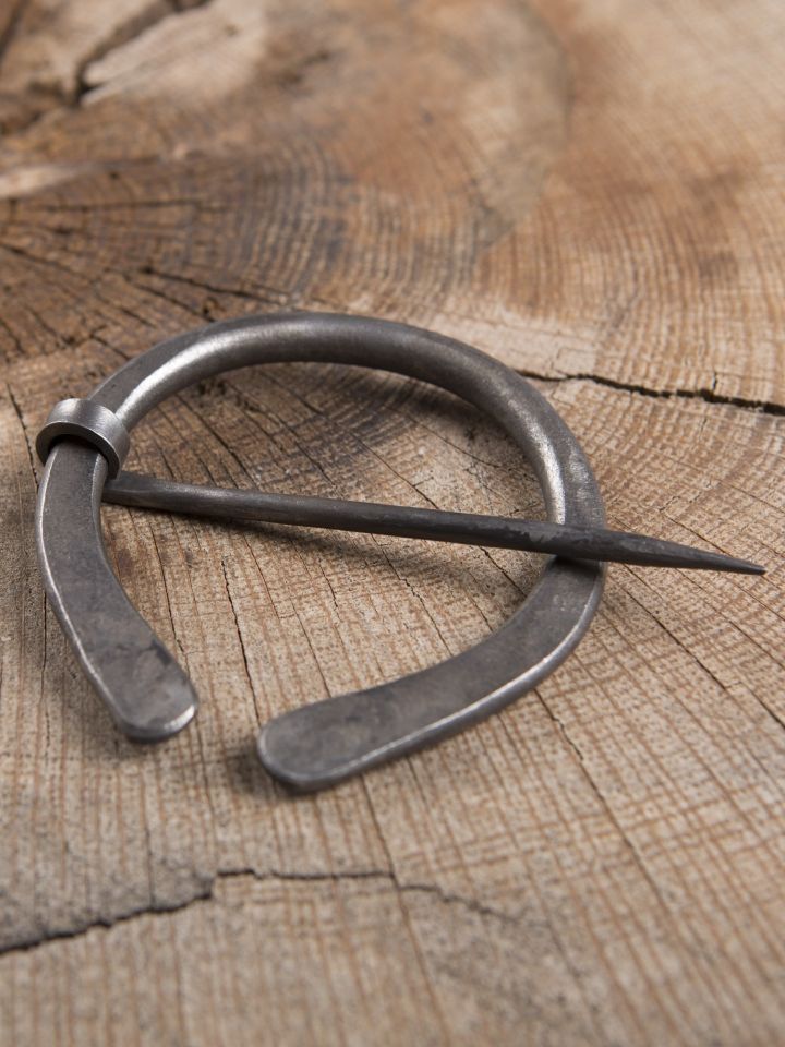 Brooch with flattened ends 2