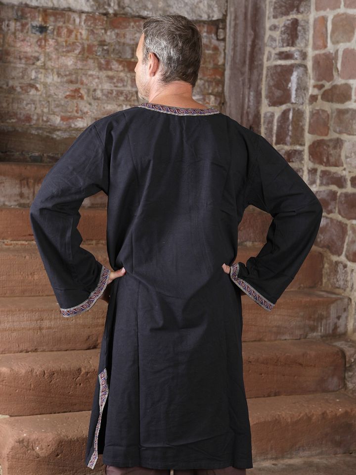 Tunic with black border 2
