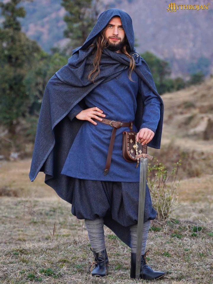Viking cloak Alaric blue 2