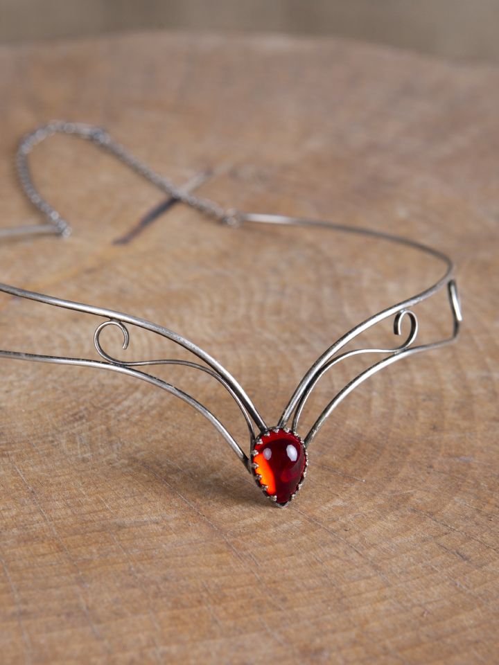 Simple tiara with red stone 2