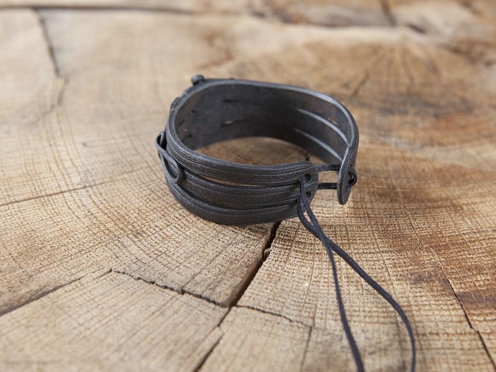 Bangle with rock crystal 2