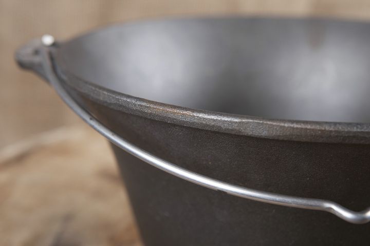 Cast iron stockpot 2