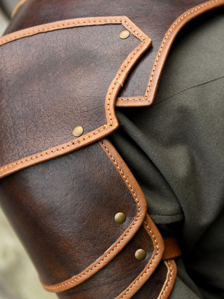 Arnulf brown leather shoulder protector right shoulder 2
