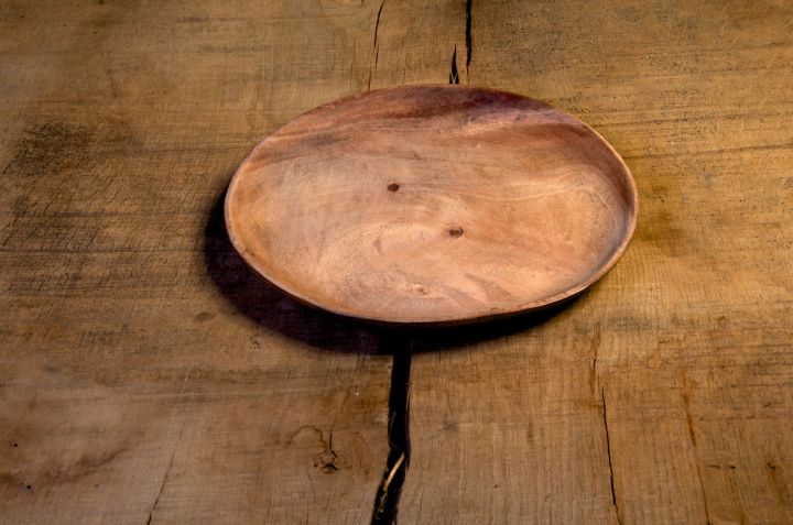 Acacia wood plate 30 cm 2