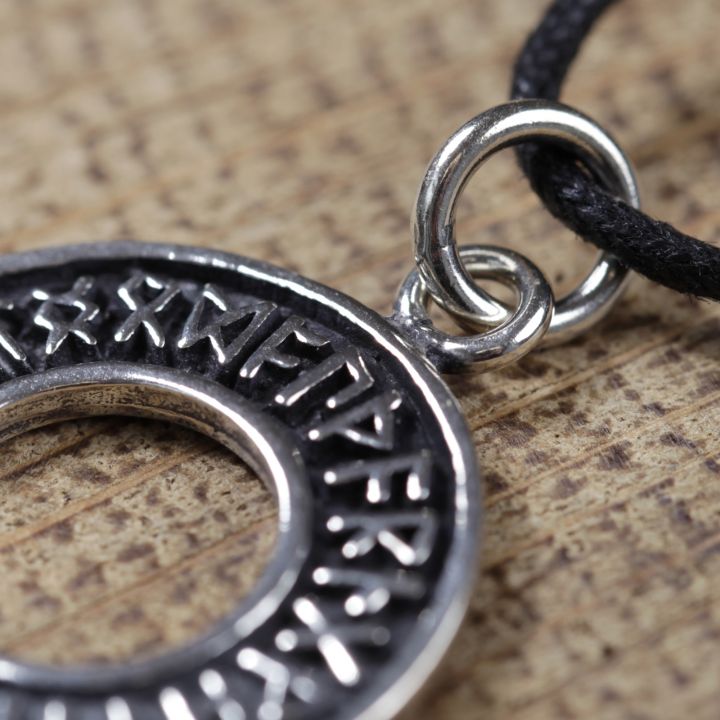 Rune ring pendant 2