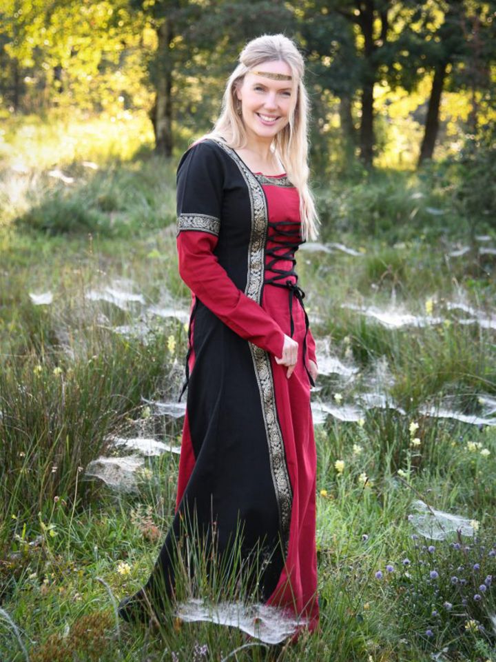 Medieval dress Eleanor red-black 2