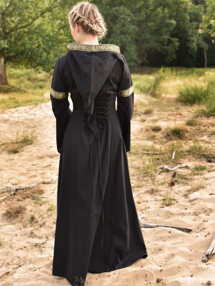 Medieval dress Eleanor black 2