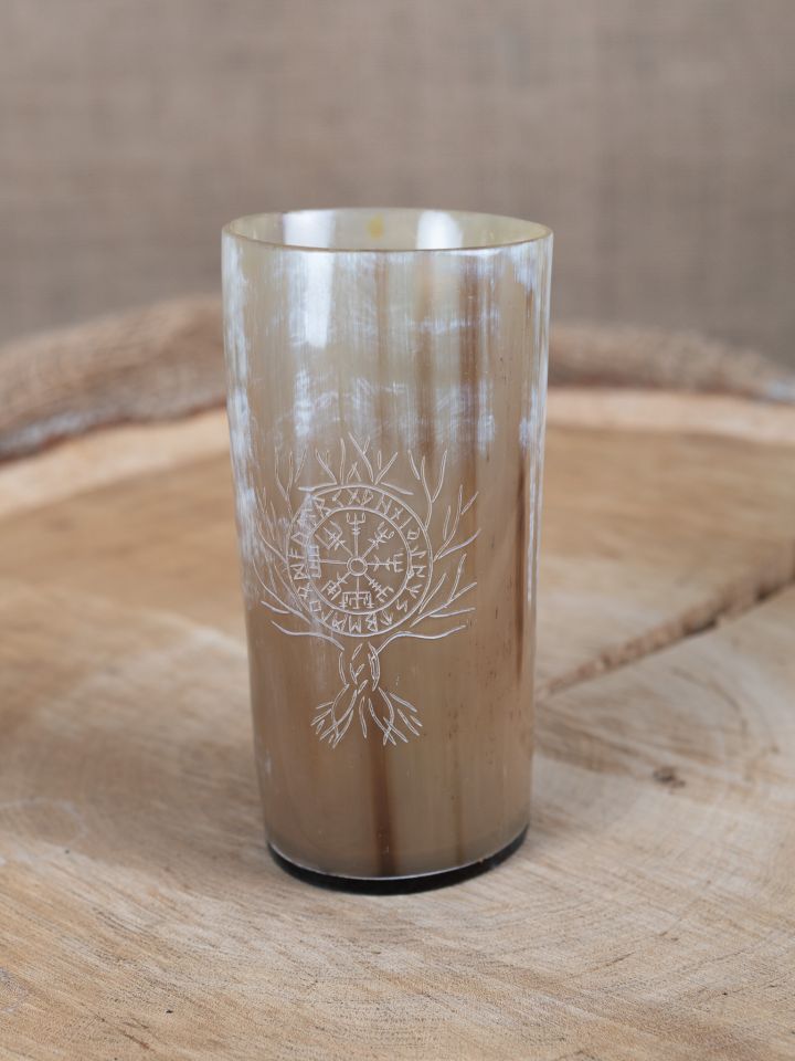 Horn mug with Celtic motifs 2