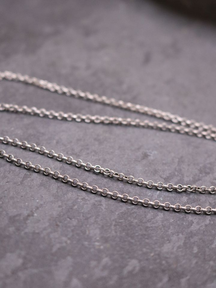 Delicate necklace silver 2