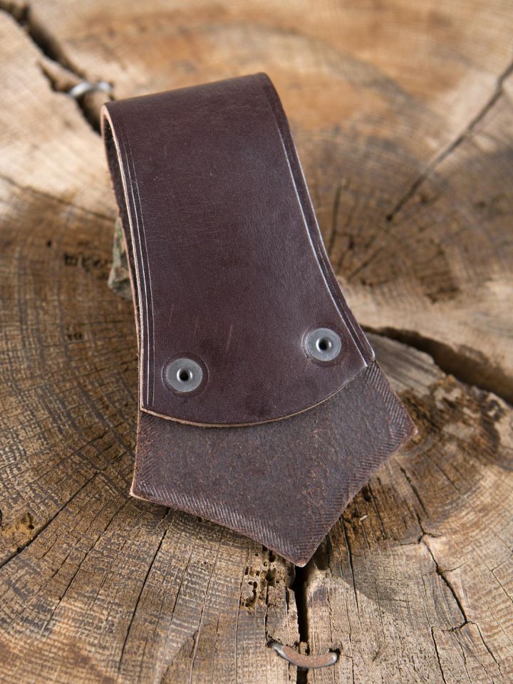 Axe holder with ring brown 2