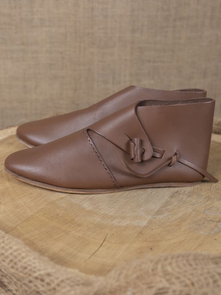 Early medieval shoes with toggle fastener 2