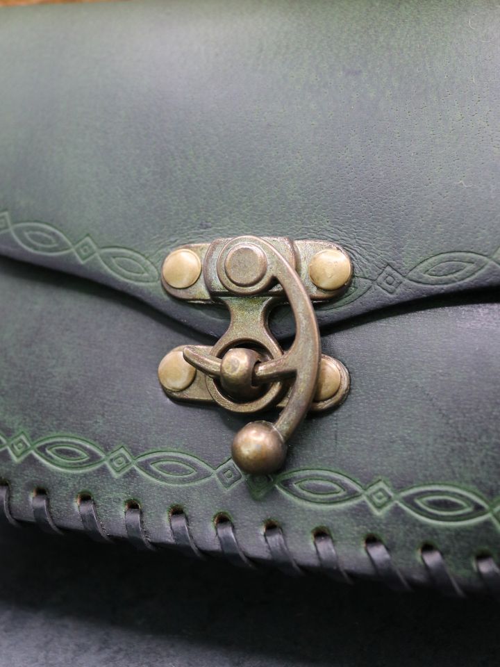 Belt bag with decoration green 2