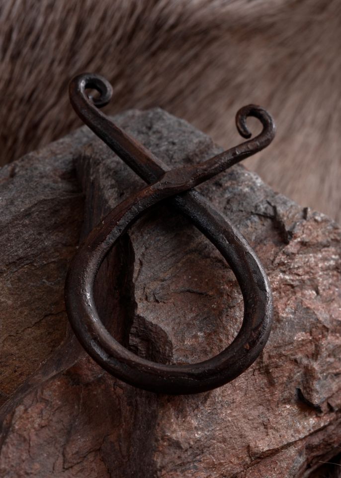 Troll cross pendant 2