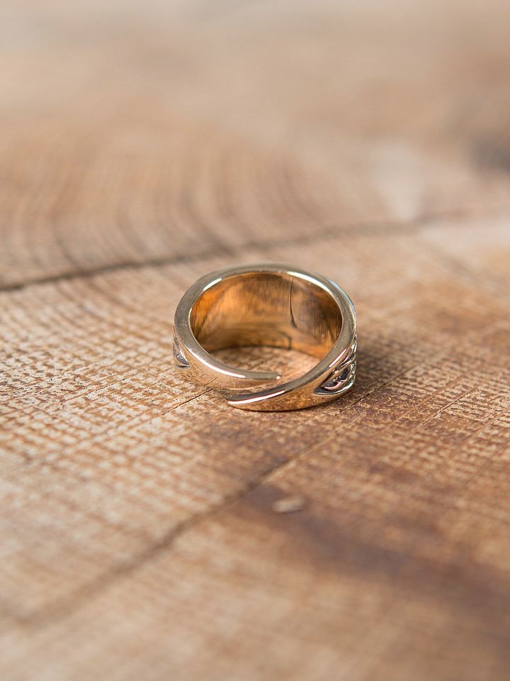 Ring with triskele 2