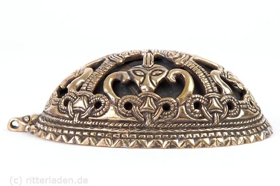 Oval brooch Humpback brooch 2