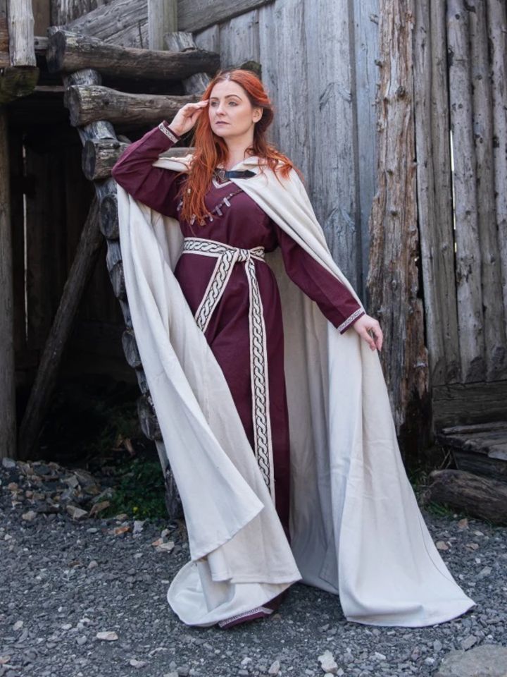 Wool cape with natural dragon clasp 2