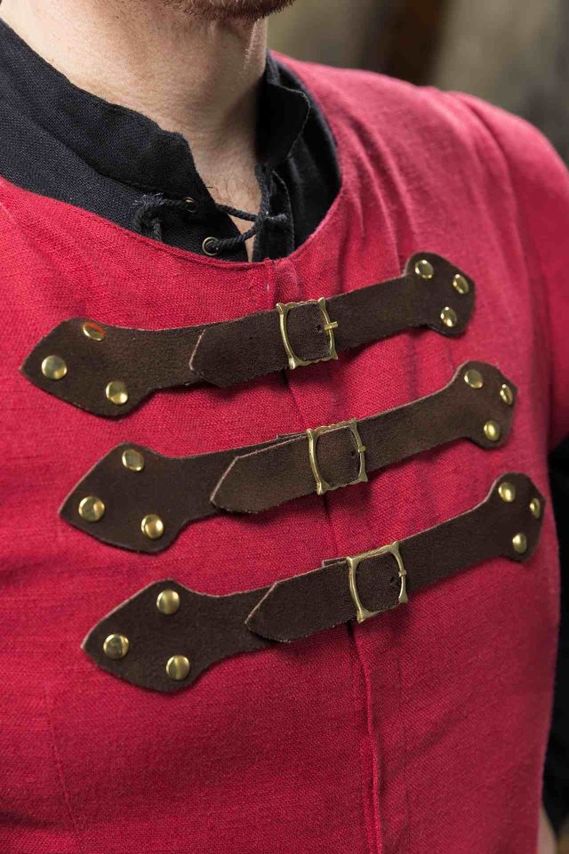 Warhammer Armoury Imperial Doublet Type A Dark Red 3