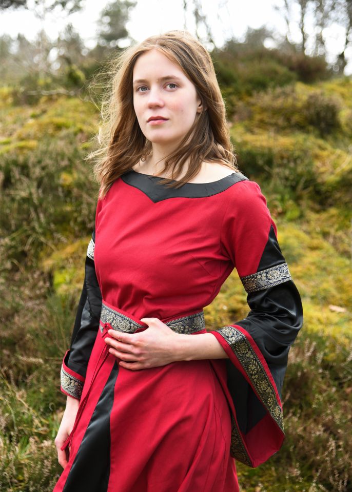 Noble medieval dress Bliaut red-black XXL 3