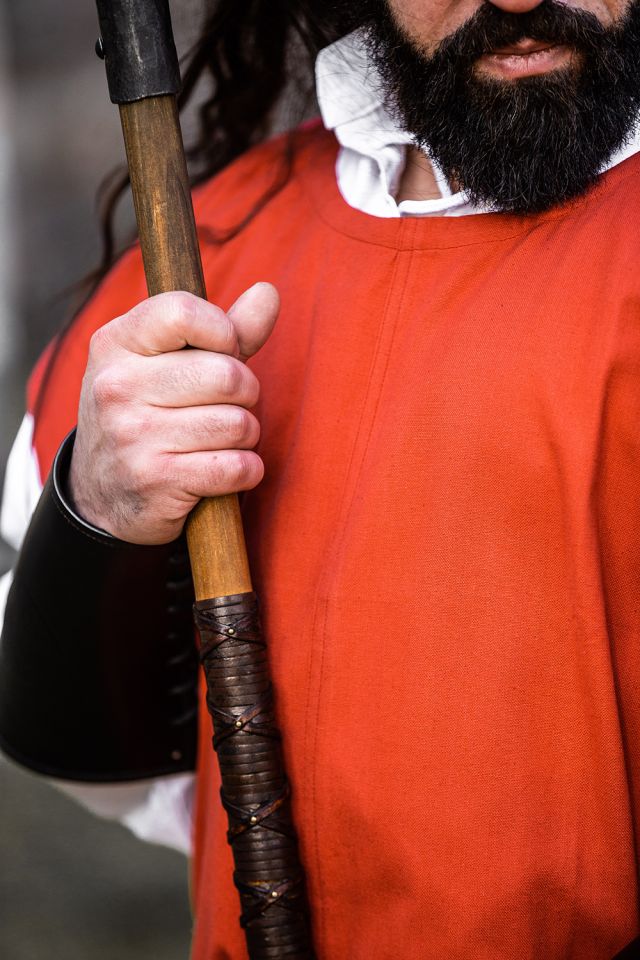 Tabard plain red 3