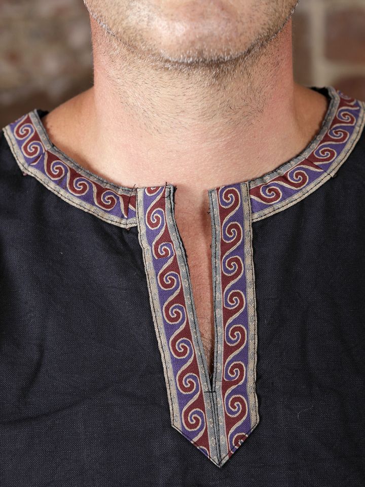 Tunic with black border 3