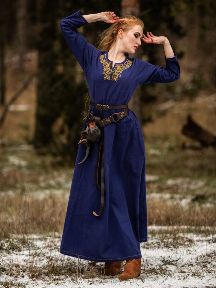Viking dress Aslaug blue 3